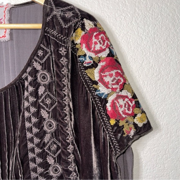 Johnny Was Joy Velvet Pintuck Poncho Embroidered Rose Brown Size XS - Picture 5 of 10